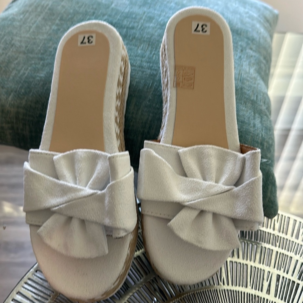 Woman shoes
